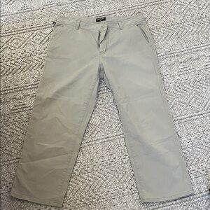 Ralph Lauren women’s  Light Khaki cropped Chinos